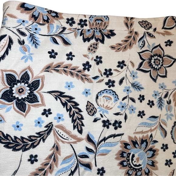 Ann Taylor Women’s White Black Blue Textured Cotton Floral Pencil Skirt Size 12 - Picture 4 of 10